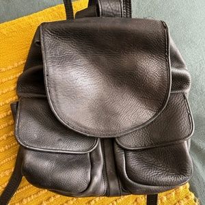 Vtg Leather Black Adjustable Sturdy Backpack purse Bag